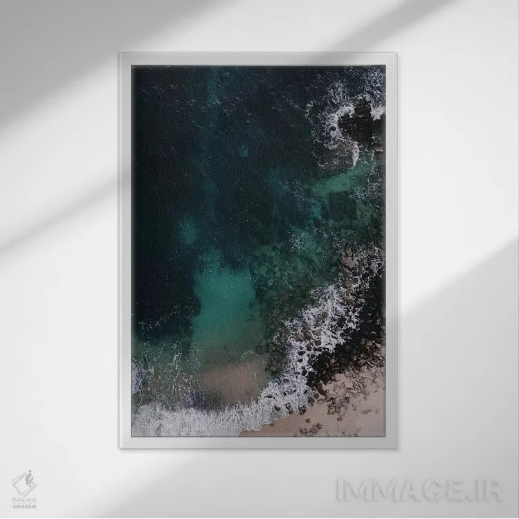 تابلو دکوراتیو اقیانوس سبز زمردی اثر اینگرید بدوز - نمای قابدار سفید