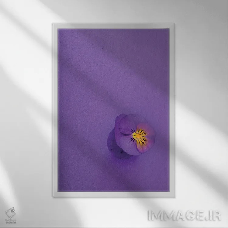 تابلو دکوراتیو بنفشه اسطوخودوسی اثر اینکادو - نمای قابدار سفید