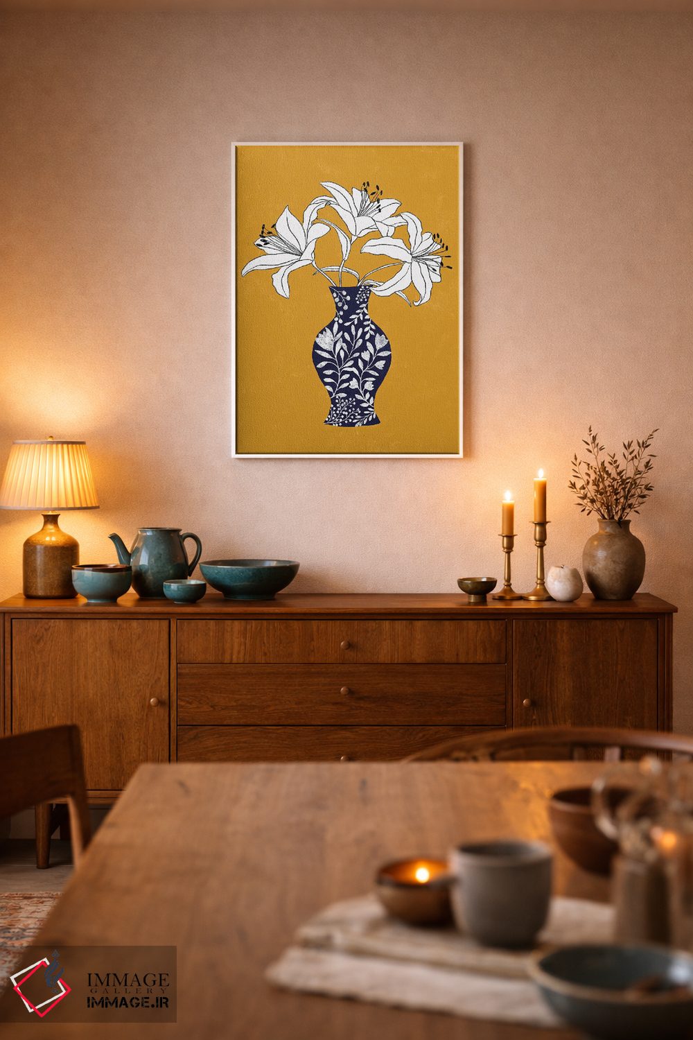 تابلو مینیمال سوسن روی زمینه زرد اثر یوانا هوروات - D4W