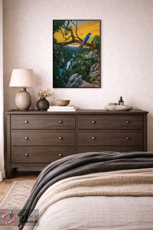 تابلو دکوراتیو یک پرستو روی شاخه در چشم انداز کوهستانی اثر ایوجنیا بیدیوک - D6B