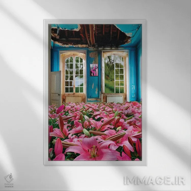 تابلو دکوراتیو سوسن های صورتی رشدکرده در خانه متروکه اثر ایوجنیا بیدیوک - نمای قابدار سفید