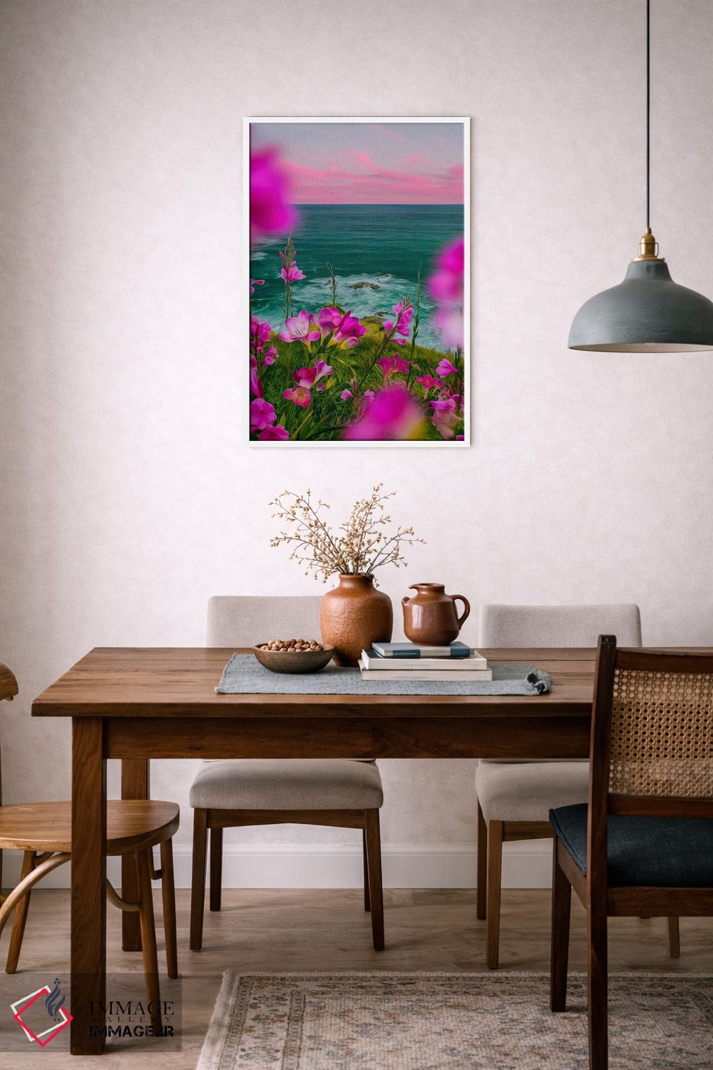 تابلو دکوراتیو فریزیا صورتی شکوفا بر تپه ای در کنار دریا اثر ایوجنیا بیدیوک - D6W