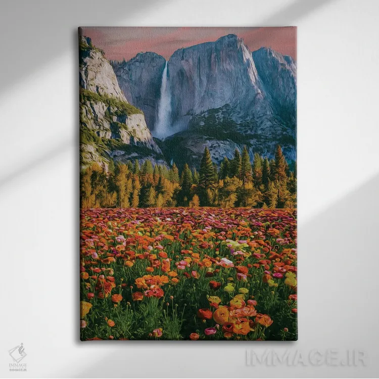 تابلو دکوراتیو دشتی با گل های رانانکولوس شکوفا در کوهستان اثر ایوجنیا بیدیوک - نمای روبهرو روی دیوار