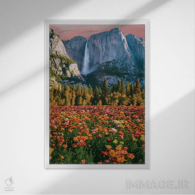 تابلو دکوراتیو دشتی با گل های رانانکولوس شکوفا در کوهستان اثر ایوجنیا بیدیوک - نمای قابدار سفید