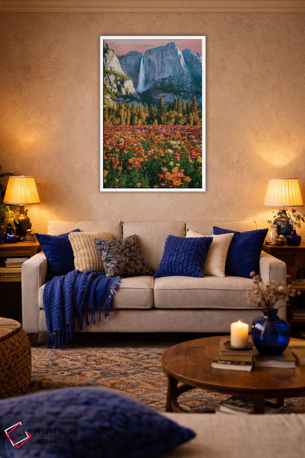 تابلو دکوراتیو دشتی با گل های رانانکولوس شکوفا در کوهستان اثر ایوجنیا بیدیوک - D2W