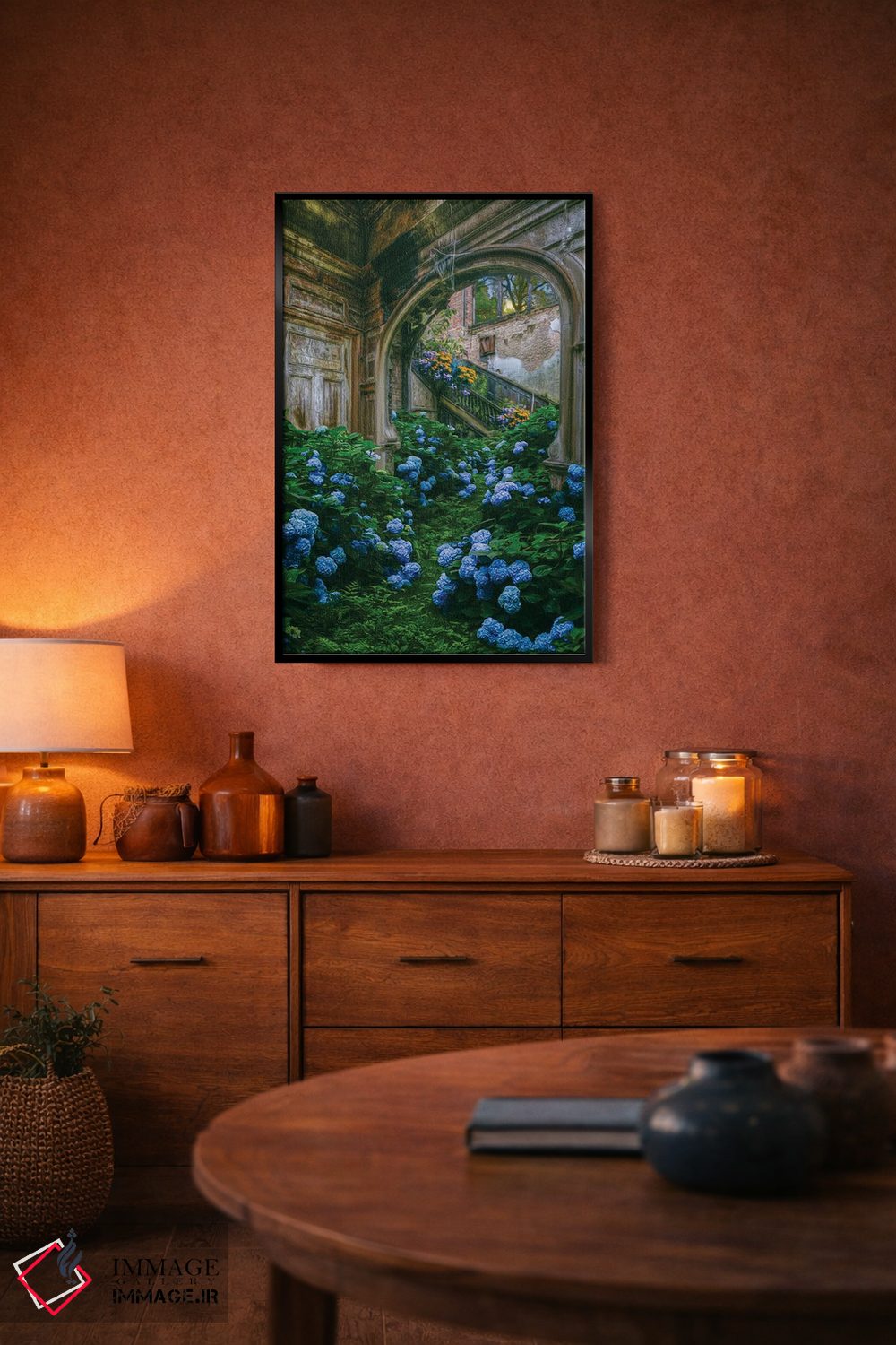 تابلو دکوراتیو گل های هورتانسیا آبی در خانه ای قدیمی و متروکه اثر ایوجنیا بیدیوک - D5B