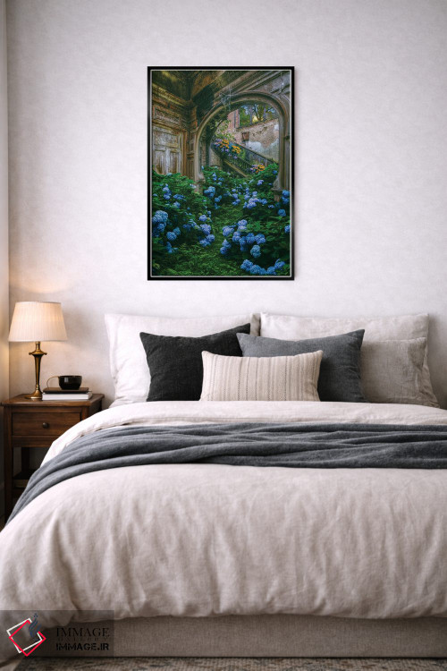 تابلو دکوراتیو گل های هورتانسیا آبی در خانه ای قدیمی و متروکه اثر ایوجنیا بیدیوک - D6B