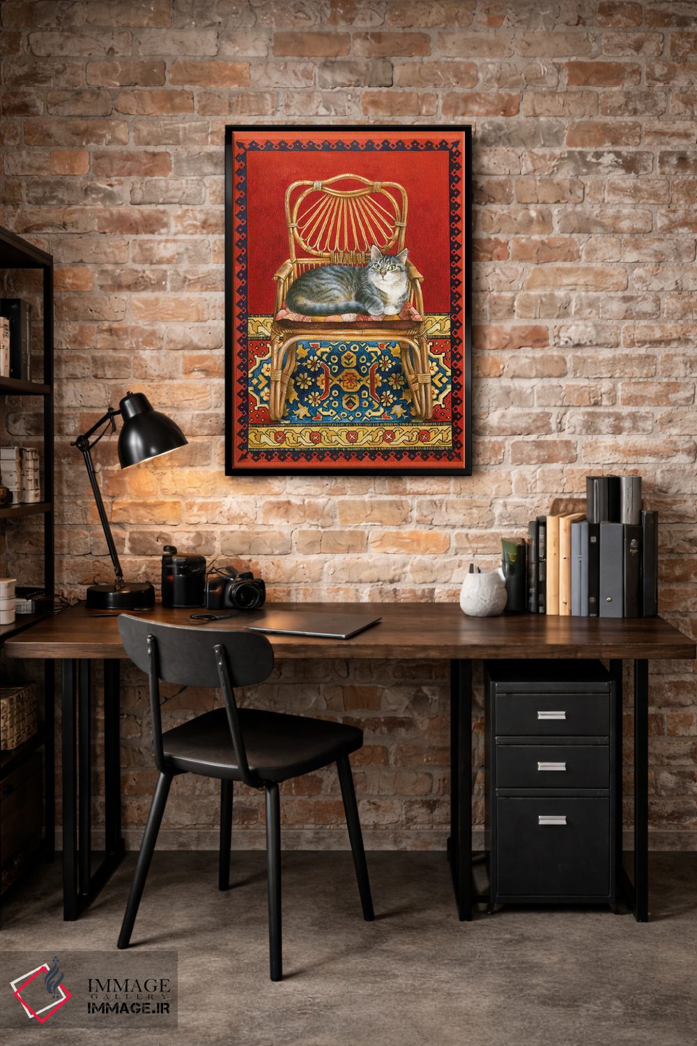 تابلو دکوراتیو جما روی صندلی حصیری اثر آیوری کتس - D4B