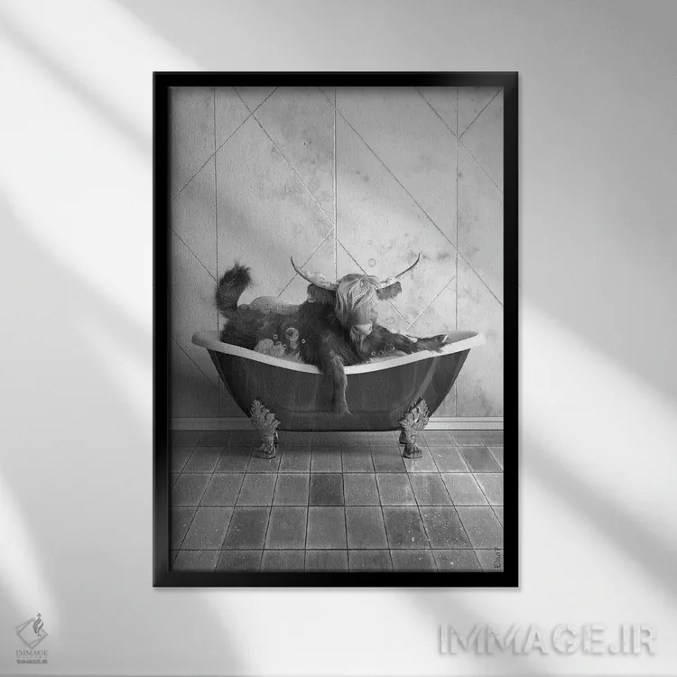 تابلو دکوراتیو طرح گاو کوهستانی برای حمام اثر جوفری فیلیپ - نمای قابدار مشکی
