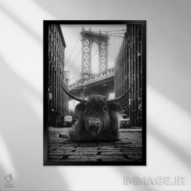 تابلو دکوراتیو گاو کوهستانی در خیابان اثر جوفری فیلیپ - نمای قابدار مشکی
