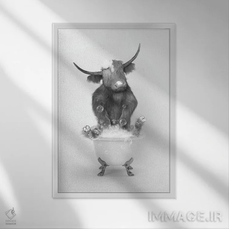 تابلو دکوراتیو گاو کوهستانی در حمام جلویی اثر جوفری فیلیپ - نمای قابدار سفید