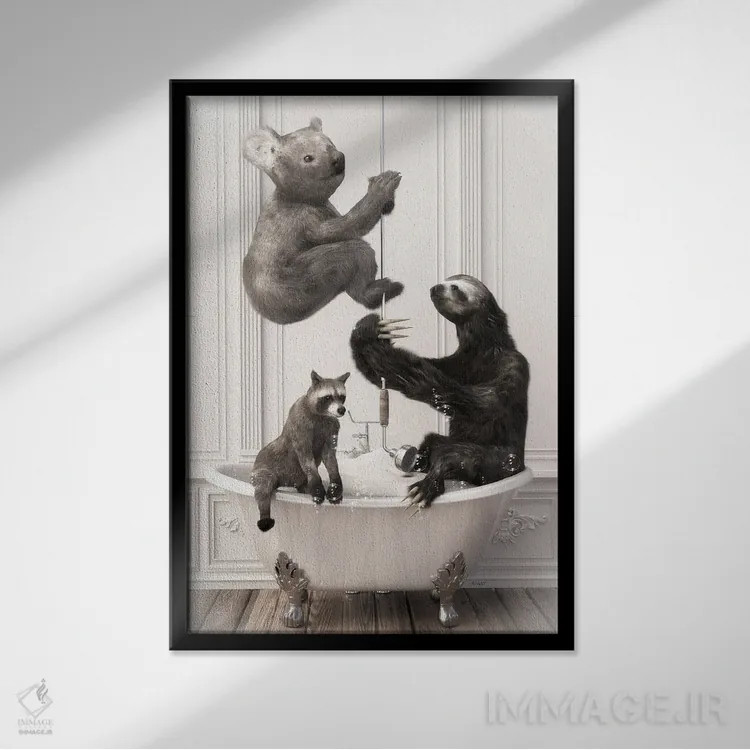 تابلو دکوراتیو تنبل و کوالا در حمام اثر جوفری فیلیپ - نمای قابدار مشکی