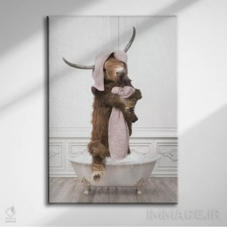 تابلو دکوراتیو گاو کوهستانی در حمام با حوله حمامی اثر جوفری فیلیپ - نمای روبهرو روی دیوار