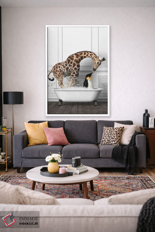 تابلو دکوراتیو پنگوئن ها و زرافه در حمام در حال خوش گذرانی اثر جوفری فیلیپ - D1W