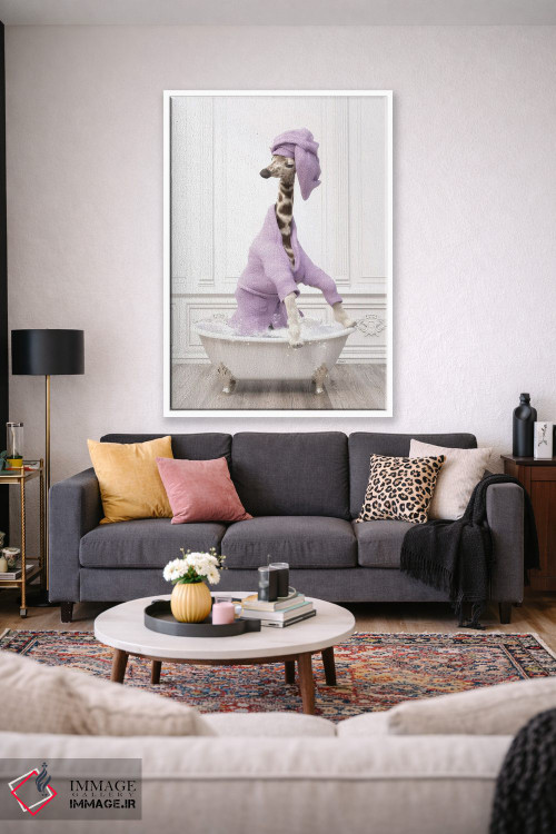 تابلو دکوراتیو زرافه در حمام با حوله حمامی اثر جوفری فیلیپ - D1W