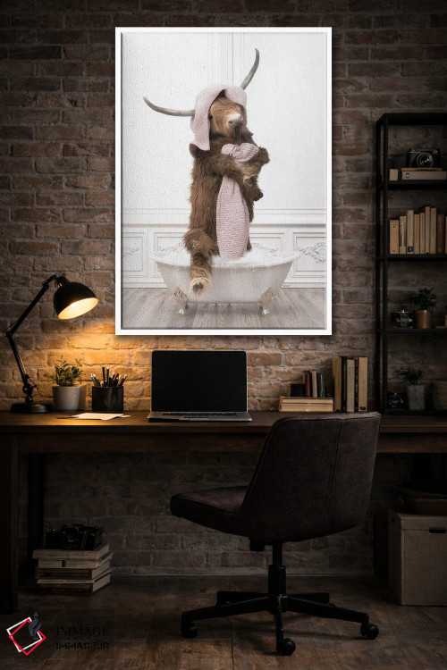 تابلو دکوراتیو گاو کوهستانی در حمام با حوله حمامی اثر جوفری فیلیپ - D3W