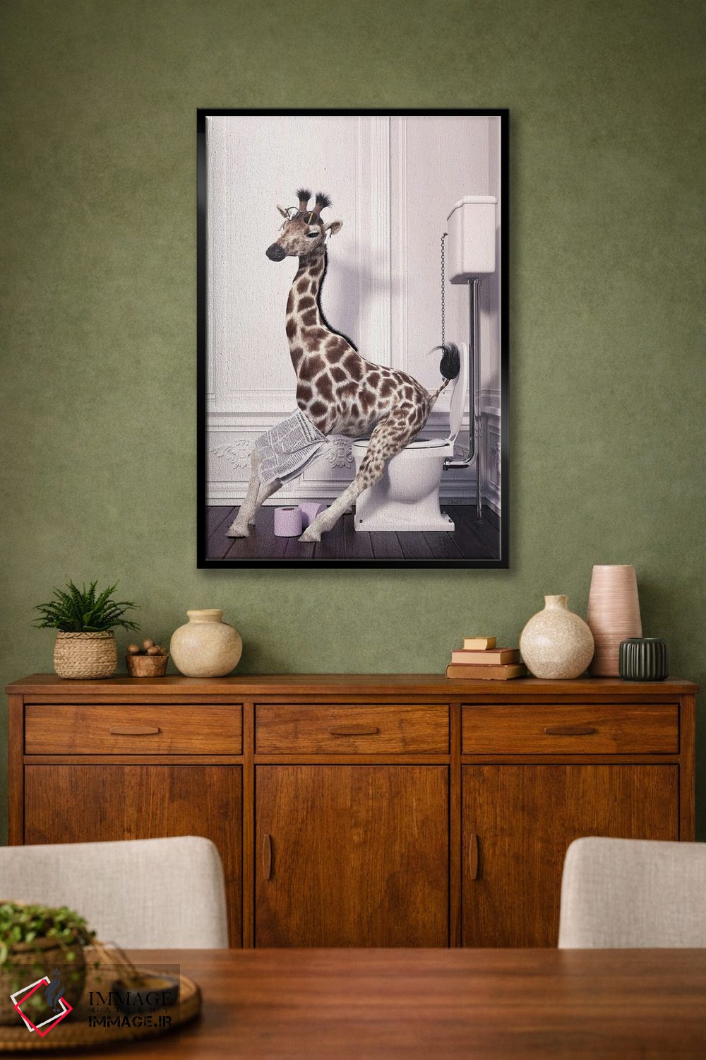 تابلو دکوراتیو زرافه در توالت در حال خواندن روزنامه اثر جوفری فیلیپ - D2B