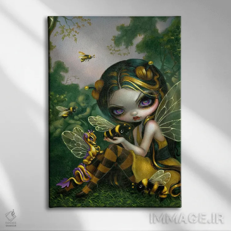 تابلو دکوراتیو اژدهای کوچک زنبور عسل اثر جزمین بکت-گریفیت - نمای روبهرو روی دیوار