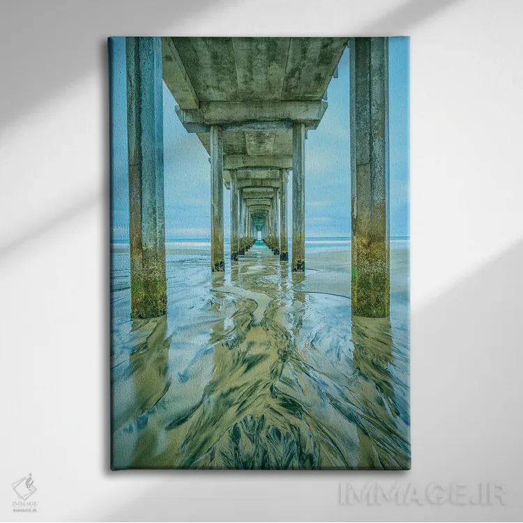 تابلو دکوراتیو اشکال اسکله اسکریپس در شن اثر جوزف اس. جیاکالونه - نمای روبهرو روی دیوار