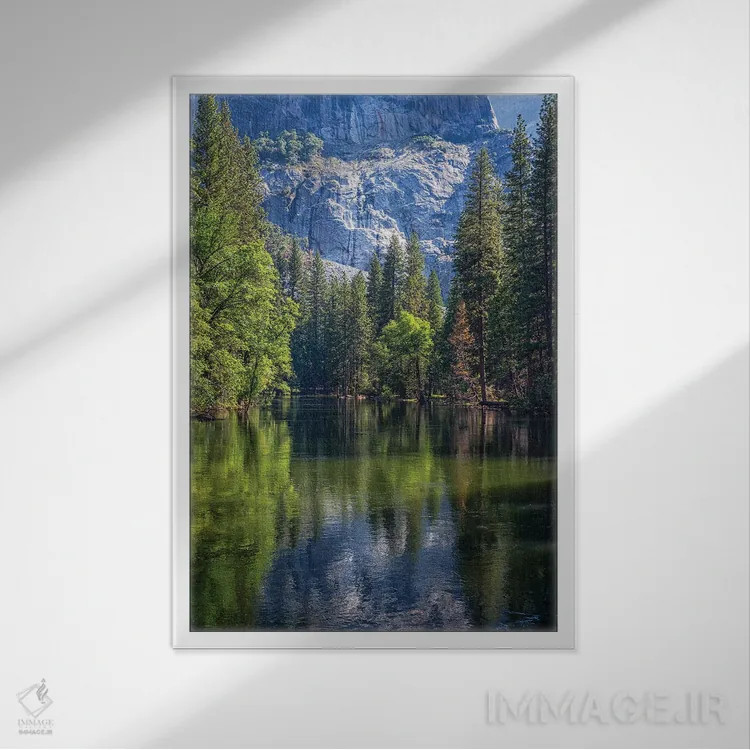 تابلو دکوراتیو انعکاس بر رودخانه مرسد اثر جوزف اس. جیاکالونه - نمای قابدار سفید