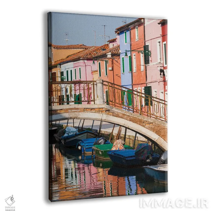 تابلو دکوراتیو Burano. Reflection of colorful houses in canal.,ایتالیا، بو… اثر مریل ایماجز - نمای پرسپکتیو محصول