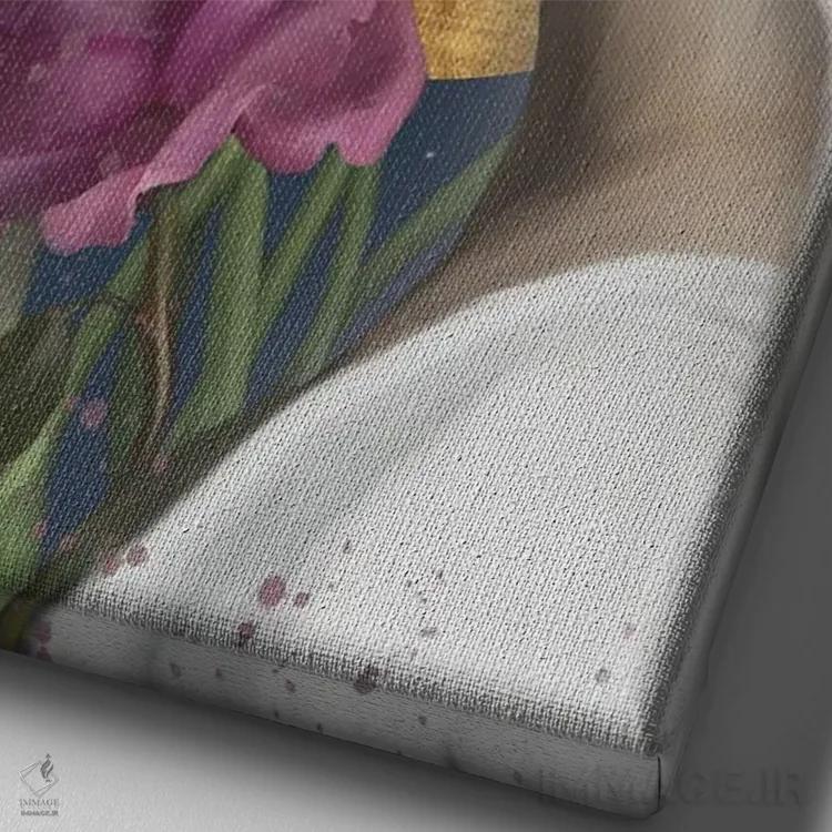 تابلو دکوراتیو ماه بنفش اثر جولیانا لوومر - نمای نزدیک بافت بوم