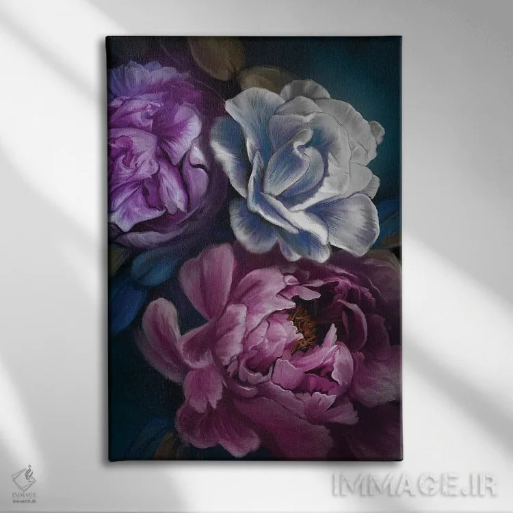 تابلو دکوراتیو گل های تیره اثر جولیانا لوومر - نمای روبهرو روی دیوار