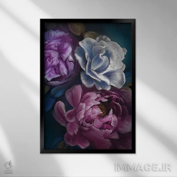 تابلو دکوراتیو گل های تیره اثر جولیانا لوومر - نمای قابدار مشکی