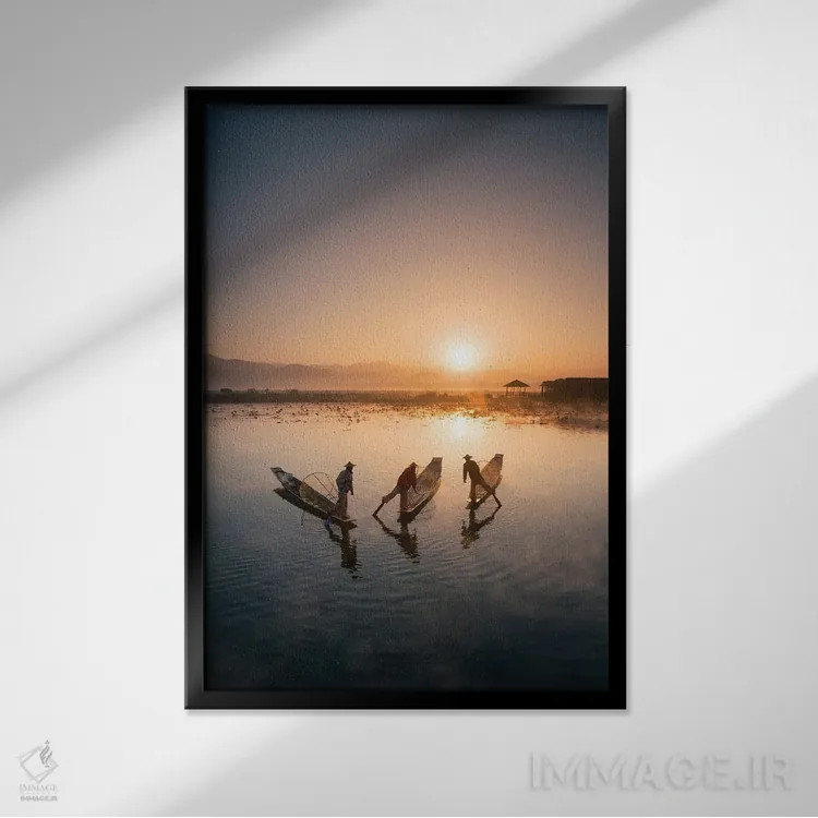 تابلو دکوراتیو Inle Lake, Myanmar,گروهی از ماهیگیران اینتا هنگام طلوع خورشید… اثر یان بکه - نمای قابدار مشکی
