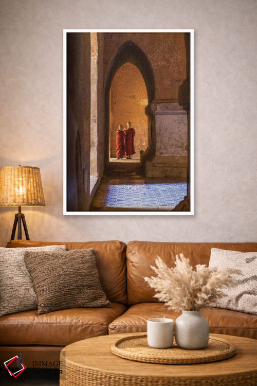 تابلو دکوراتیو Bagan, Myanmar,دو راهب نوجوان مبتدی در معبدی قدیمی، باگان، میان… اثر یان بکه - D4W