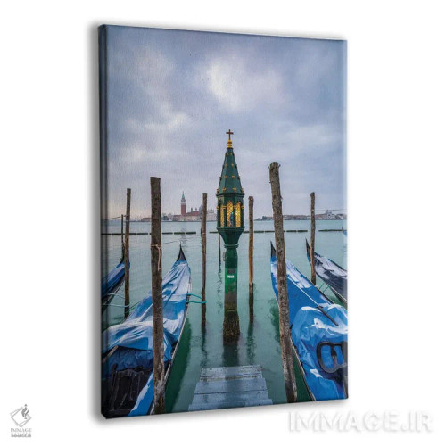 تابلو دکوراتیو Venice, Italy,گوندولاها در اسکله مقابل جزیره سن جورجو ماجوره، و… اثر یان بکه - نمای پرسپکتیو محصول