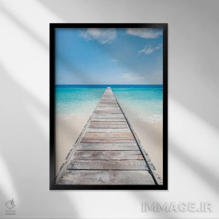 تابلو دکوراتیو اسکله چوبی در ساحل مالدیو اثر یان بکه - نمای قابدار مشکی