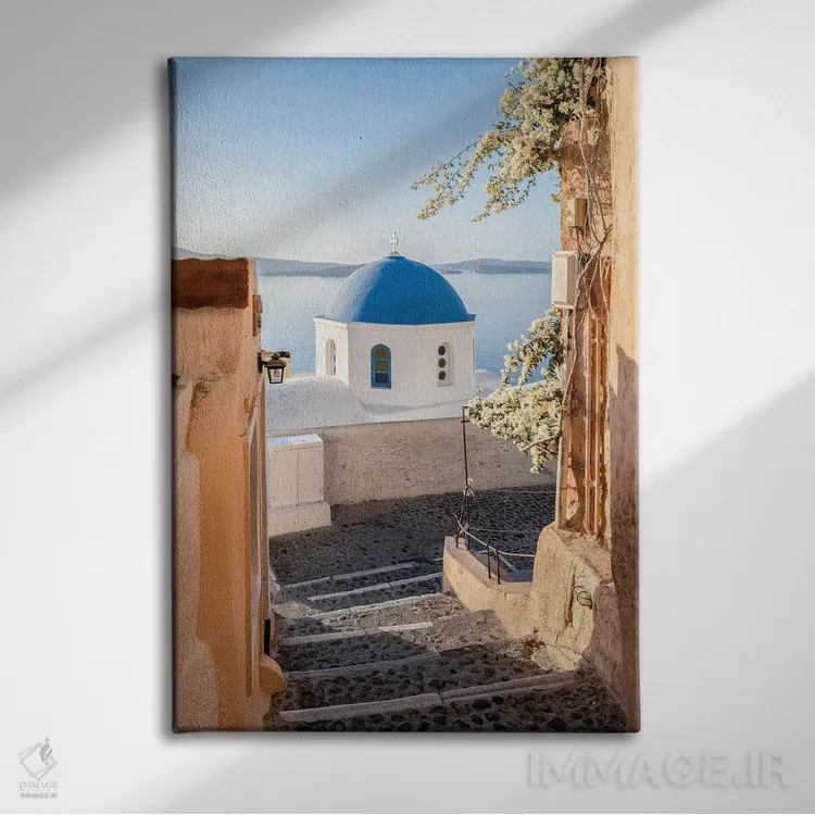 تابلو دکوراتیو Greece,کلیسای گنبد آبی در اویا، سانتورینی، یونان اثر یان بکه - نمای روبهرو روی دیوار