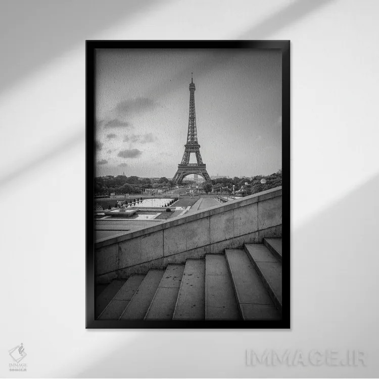 تابلو دکوراتیو باغ های تروکادرو و برج ایفل به صورت سیاه و سفید اثر یان بکه - نمای قابدار مشکی