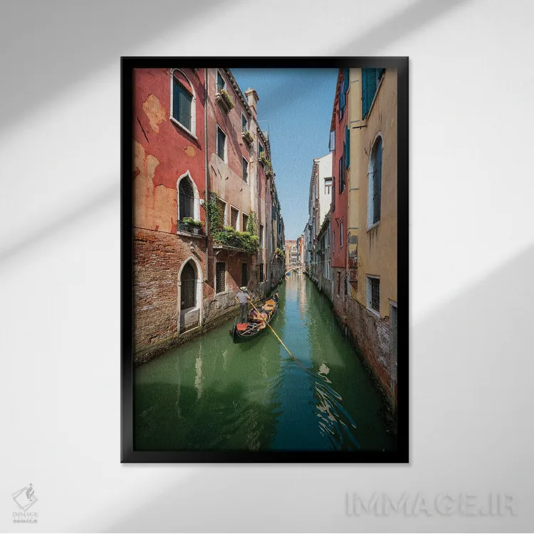 تابلو دکوراتیو Italy,سواری گوندولا در کانال کوچک ونیز، ایتالیا اثر یان بکه - نمای قابدار مشکی