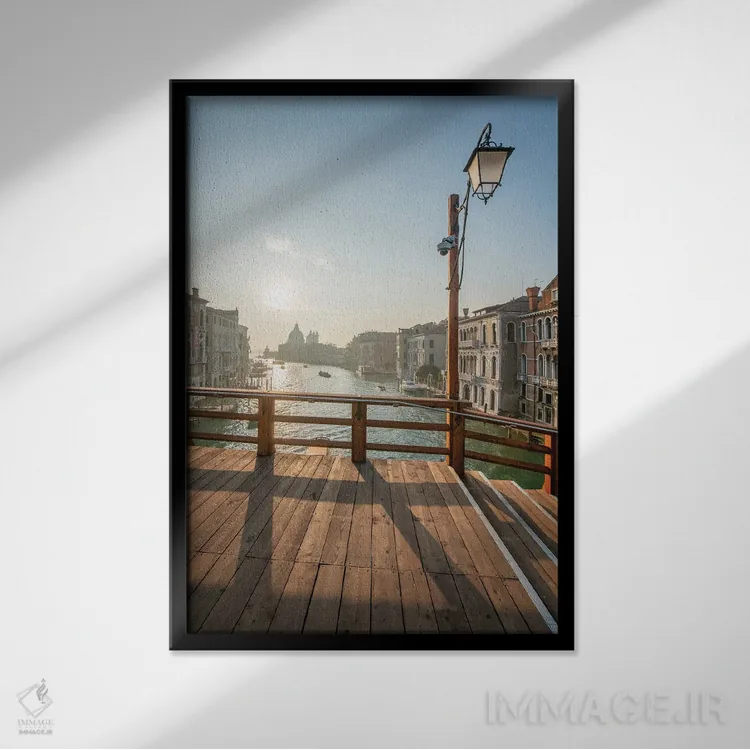 تابلو دکوراتیو Venice, Italy,پل آکادمیا و گراند کانال هنگام طلوع آفتاب، ونیز… اثر یان بکه - نمای قابدار مشکی