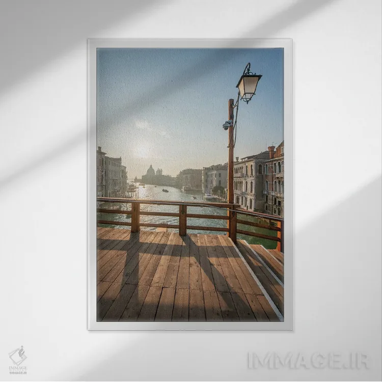 تابلو دکوراتیو Venice, Italy,پل آکادمیا و گراند کانال هنگام طلوع آفتاب، ونیز… اثر یان بکه - نمای قابدار سفید