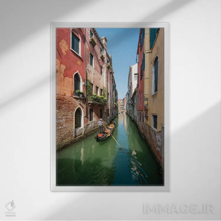 تابلو دکوراتیو Italy,سواری گوندولا در کانال کوچک ونیز، ایتالیا اثر یان بکه - نمای قابدار سفید