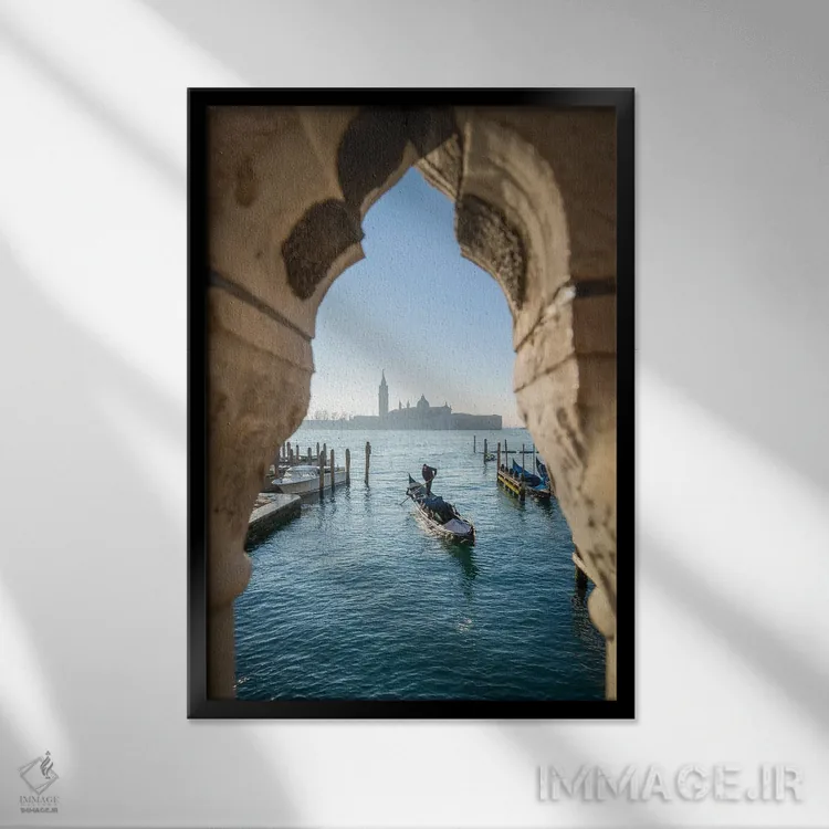 تابلو دکوراتیو Venice, Italy,جزیره سن جورجو ماجوره و گوندولا دیده شده از پل آه… اثر یان بکه - نمای قابدار مشکی