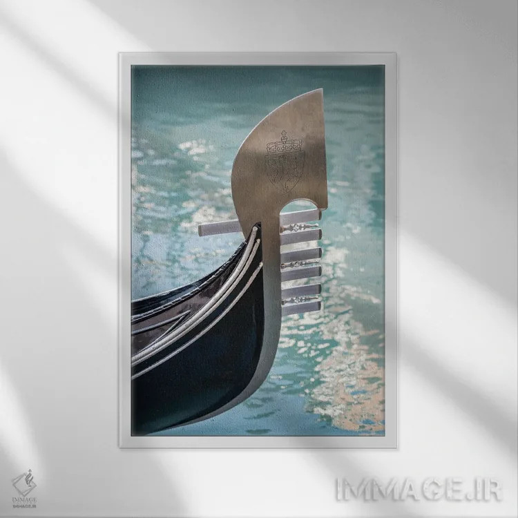 تابلو دکوراتیو Italy,قسمت جلویی و تزئینی فررو دی پروآ بر روی یک گوندولا ونیزی… اثر یان بکه - نمای قابدار سفید