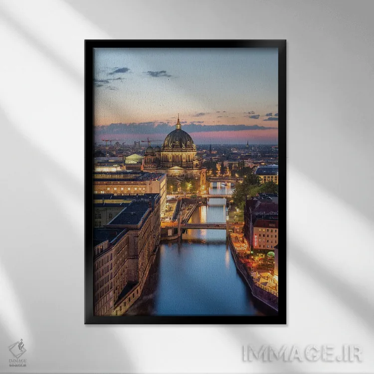 تابلو دکوراتیو Berlin, Germany,نمای هوایی از کلیسای جامع برلین و رودخانه اشپری… اثر یان بکه - نمای قابدار مشکی