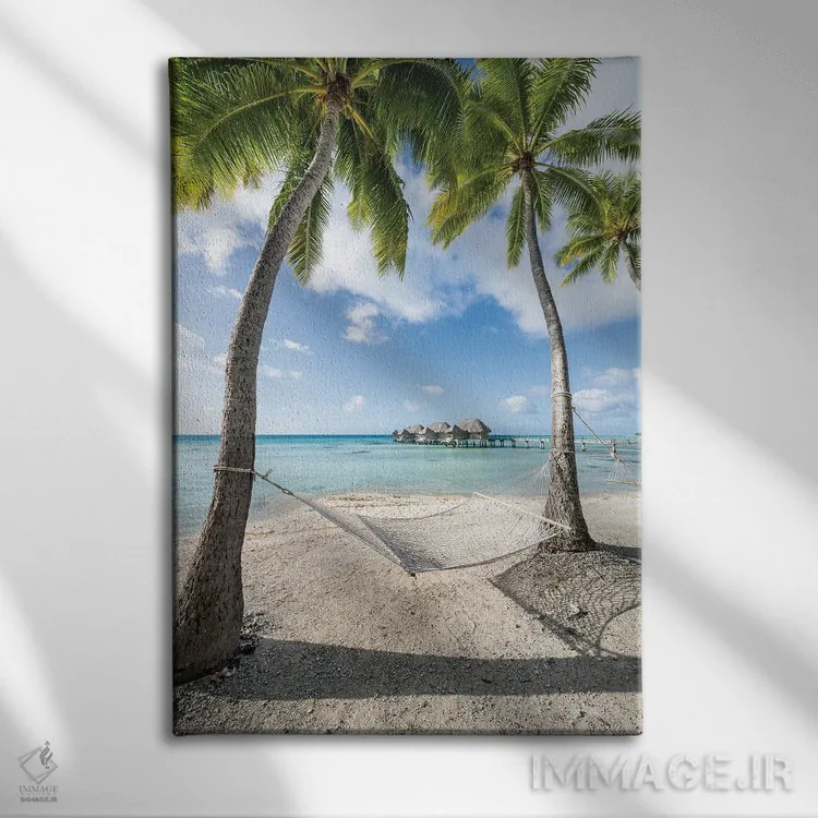 تابلو دکوراتیو تعطیلات تابستانی در تخت آویز در جزیره گرمسیری در مالدیو اثر یان بکه - نمای روبهرو روی دیوار