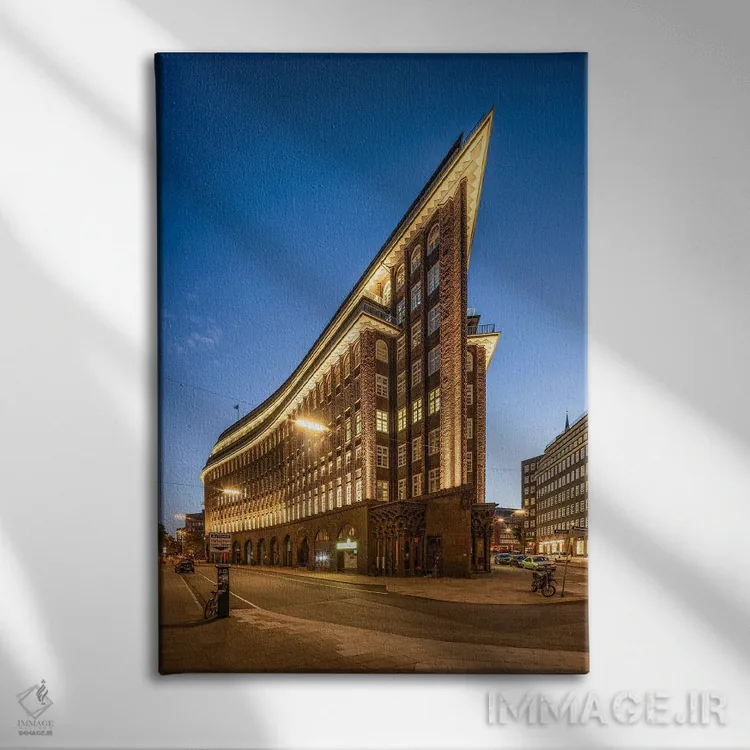 تابلو دکوراتیو Hamburg, Germany,ساختمان تاریخی چیلهاوس در شب، هامبورگ، آلمان اثر یان بکه - نمای روبهرو روی دیوار