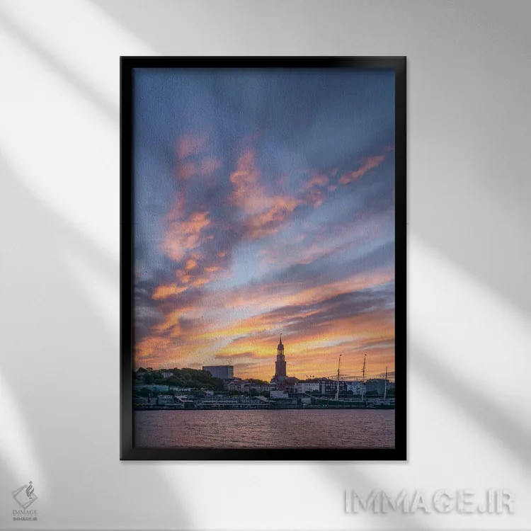 تابلو دکوراتیو Germany,طلوع در هامبورگ با کلیسای سنت میخائیل و بندر هامبورگ، آ… اثر یان بکه - نمای قابدار مشکی