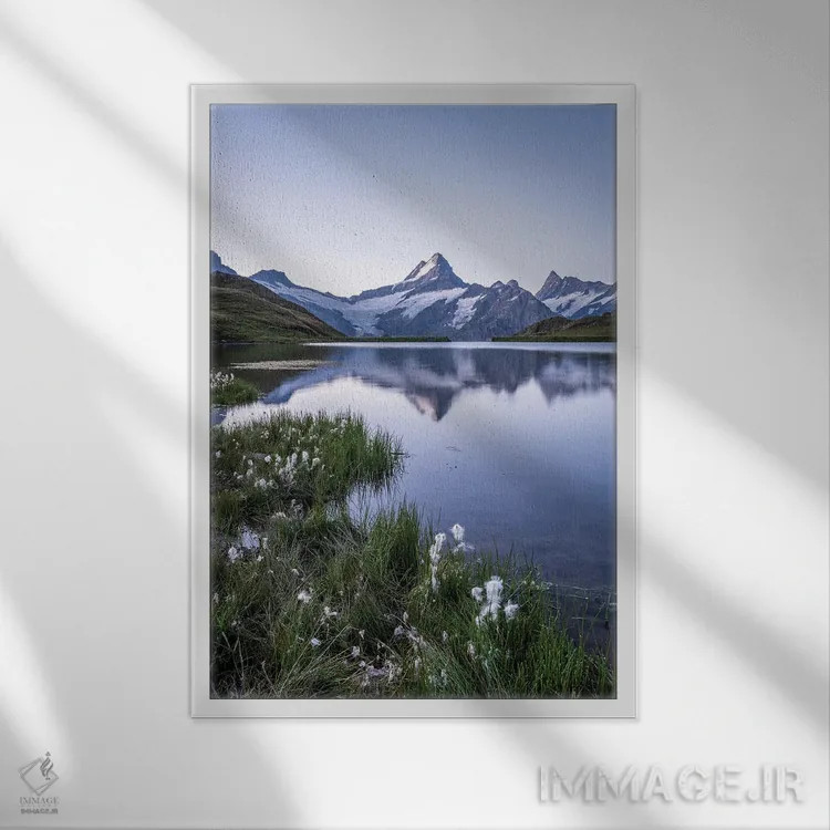 تابلو دکوراتیو Grindelwald, Swiss Alps, Switzerland,دریاچه باخالپزه در یک صبح… اثر یان بکه - نمای قابدار سفید