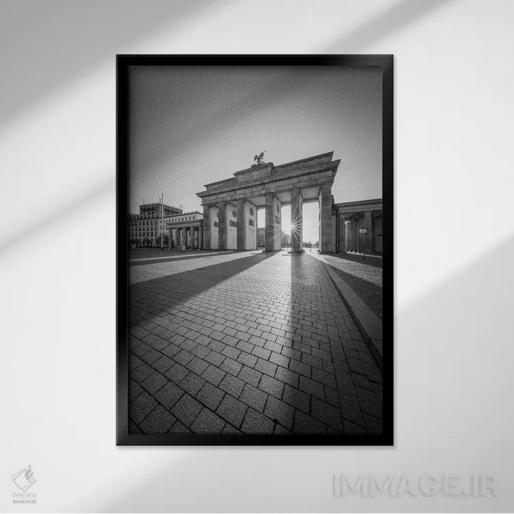 تابلو دکوراتیو Berlin Mitte, Germany,دروازه براندنبورگ تک رنگ، برلین میته، آلم… اثر یان بکه - نمای قابدار مشکی