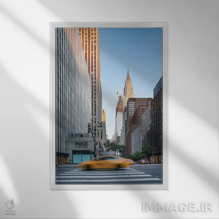 تابلو دکوراتیو Midtown Manhattan,ساختمان کرایسلر در طلوع آفتاب، منهتن میانی اثر یان بکه - نمای قابدار سفید