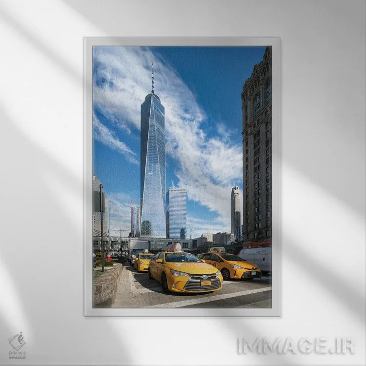 تابلو دکوراتیو برج تجارت جهانی وان ورلد و تاکسی های زرد در شهر نیویورک اثر یان بکه - نمای قابدار سفید