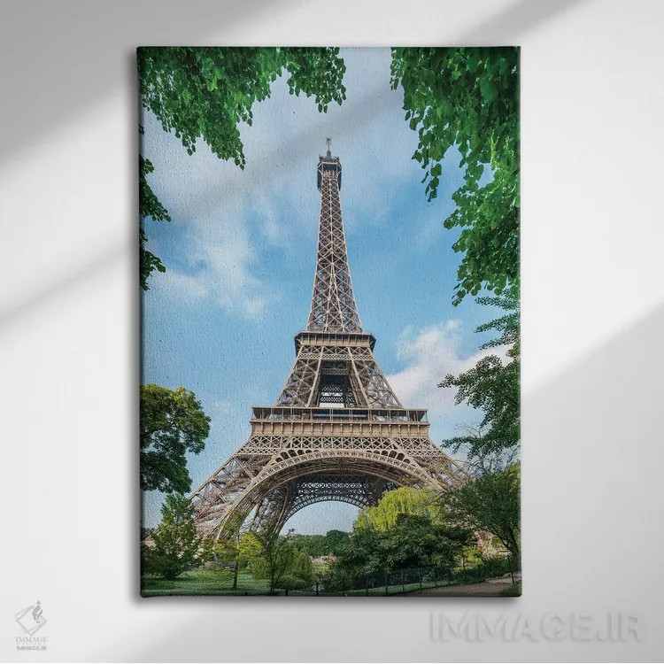 تابلو دکوراتیو Paris, France,برج ایفل در تابستان، پاریس، فرانسه اثر یان بکه - نمای روبهرو روی دیوار