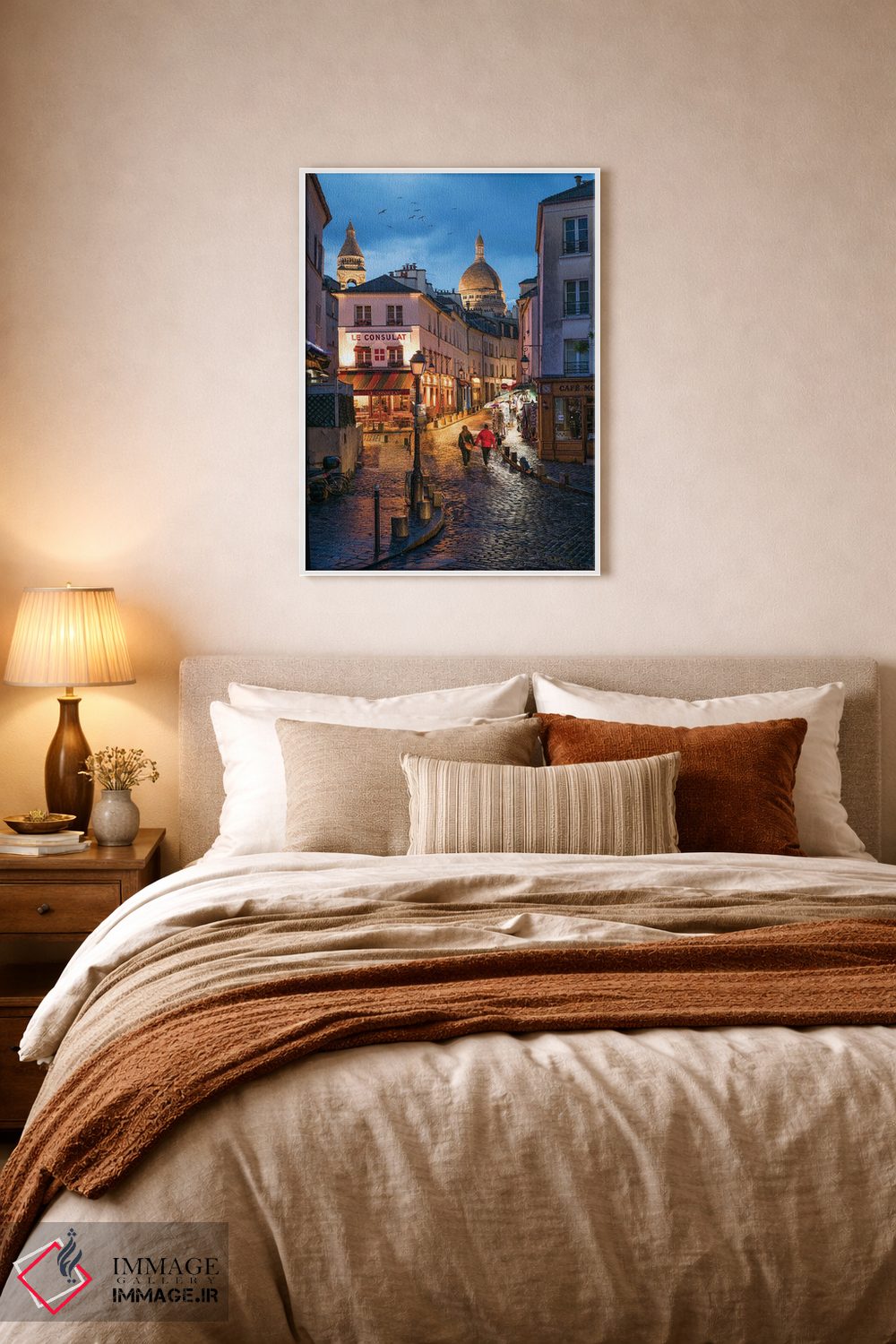 تابلو دکوراتیو Paris, France,خیابان های مونمارتر در شب با کلیسای سکره کر در پس… اثر یان بکه - D5W